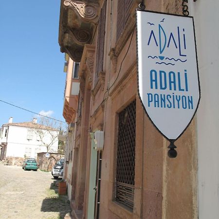 Cunda Adali Pansiyon ไอวาลิค ภายนอก รูปภาพ